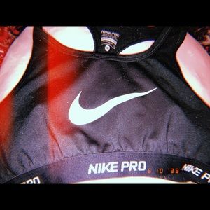 sports bra